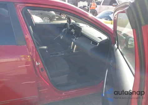 2023 Toyota Corolla Cross Le z USA, uszkodzony, nr VIN 7MUCAAAG4PV048822